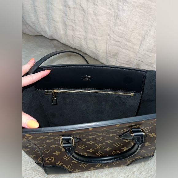 Louis Vuitton Phenix MM monogram purse- AUTHENTIC - Picture 6 of 12